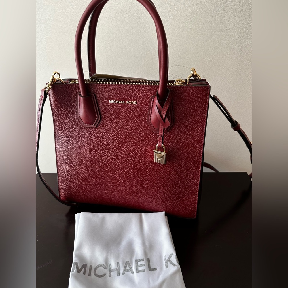 Michael Kors Brandy Medium Pebbled Leather Accordion Mercer Crossbody NEW W TAGS